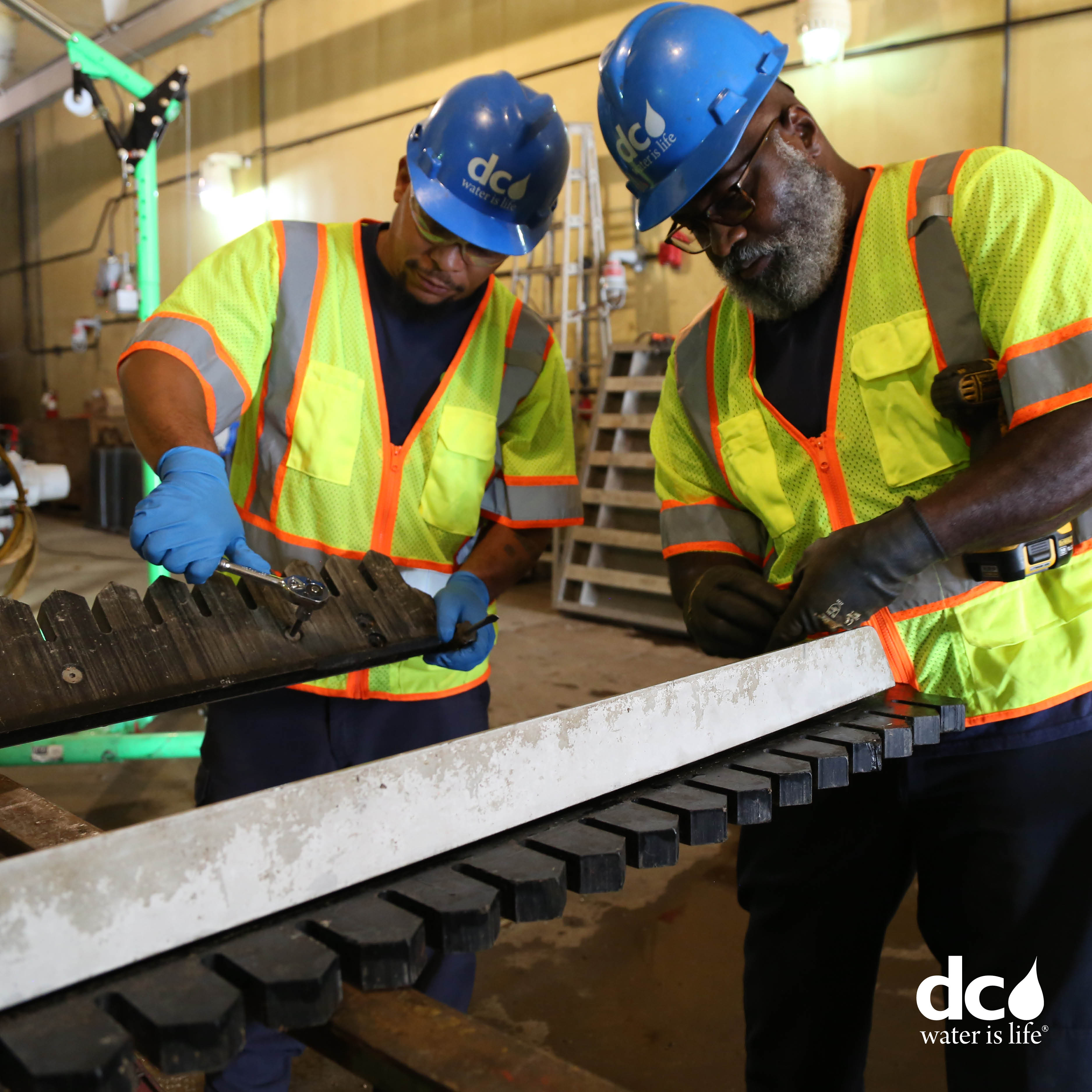 SMALL DIAMETER WATER MAIN REPLACEMENT PROJECT  SIXTEENTH STREET HEIGHTS AND BRIGHTWOOD PARK NEIGHBORHOODS ADVISORY NEIGHBORHOOD COMMISSIONS 4D AND 4E